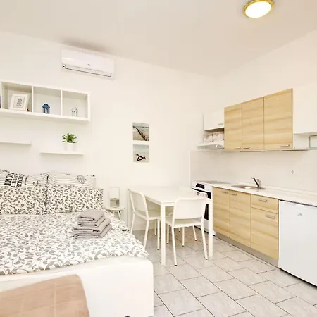 In Mit Eigener Terrasse By Interhome