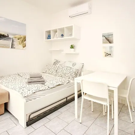 Apartamento In Mit Eigener Terrasse By Interhome Baška