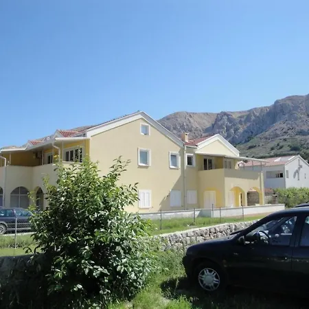 In Mit Eigener Terrasse By Interhome Apartamento *
